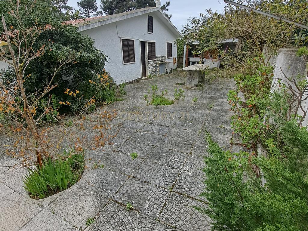 Moradia T2 Isolada na Aroeira / Charneca da Caparica - Image 32